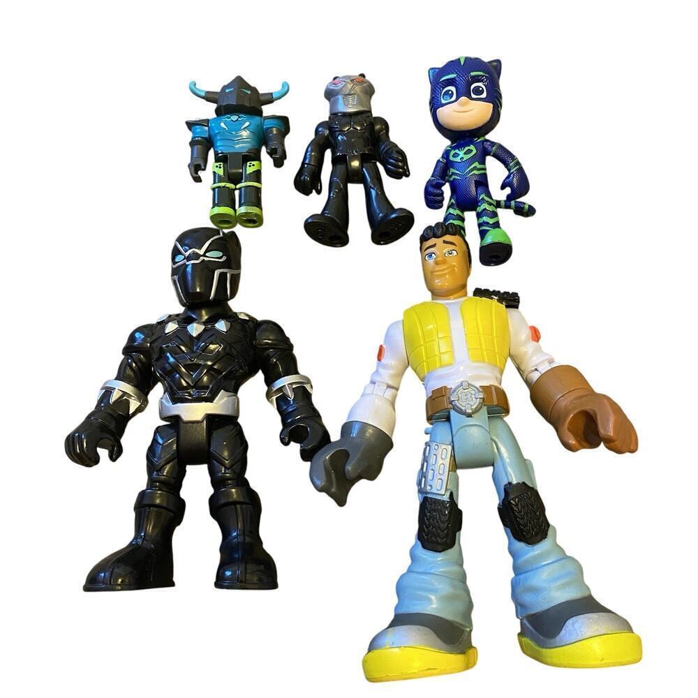 Hasbro Action Figurines Supper Heroe Black Panther And Other Heroes Lot Of 5